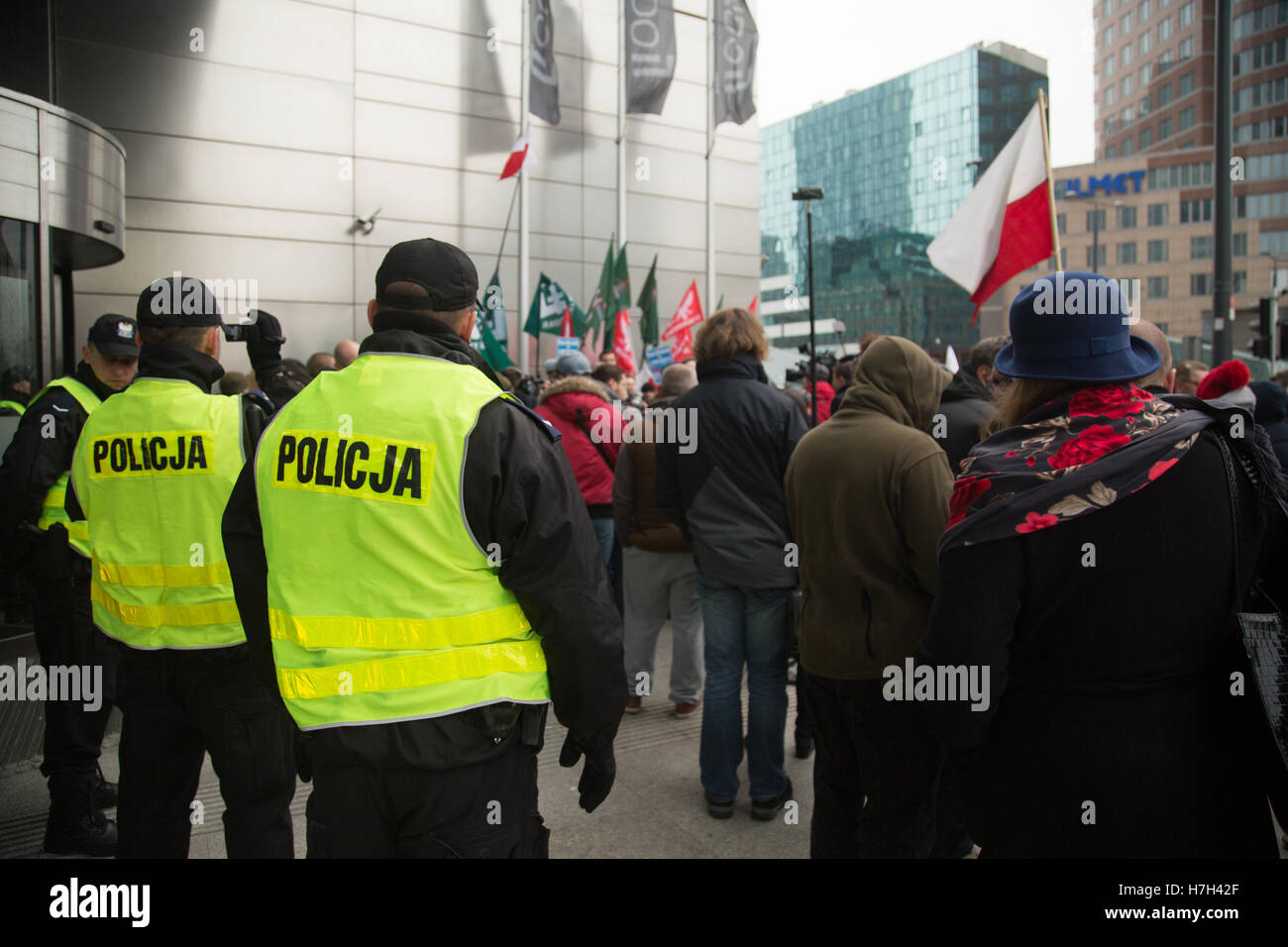 Warsaw, Poland. 05th Nov, 2016. Protest of far-right nationalist groups in front of Facebook's offices after Facebook blocked nationalist organisations' and their members' pages in Warsaw, Poland on 5 November 2016 Credit:  MW/Alamy Live News Stock Photo