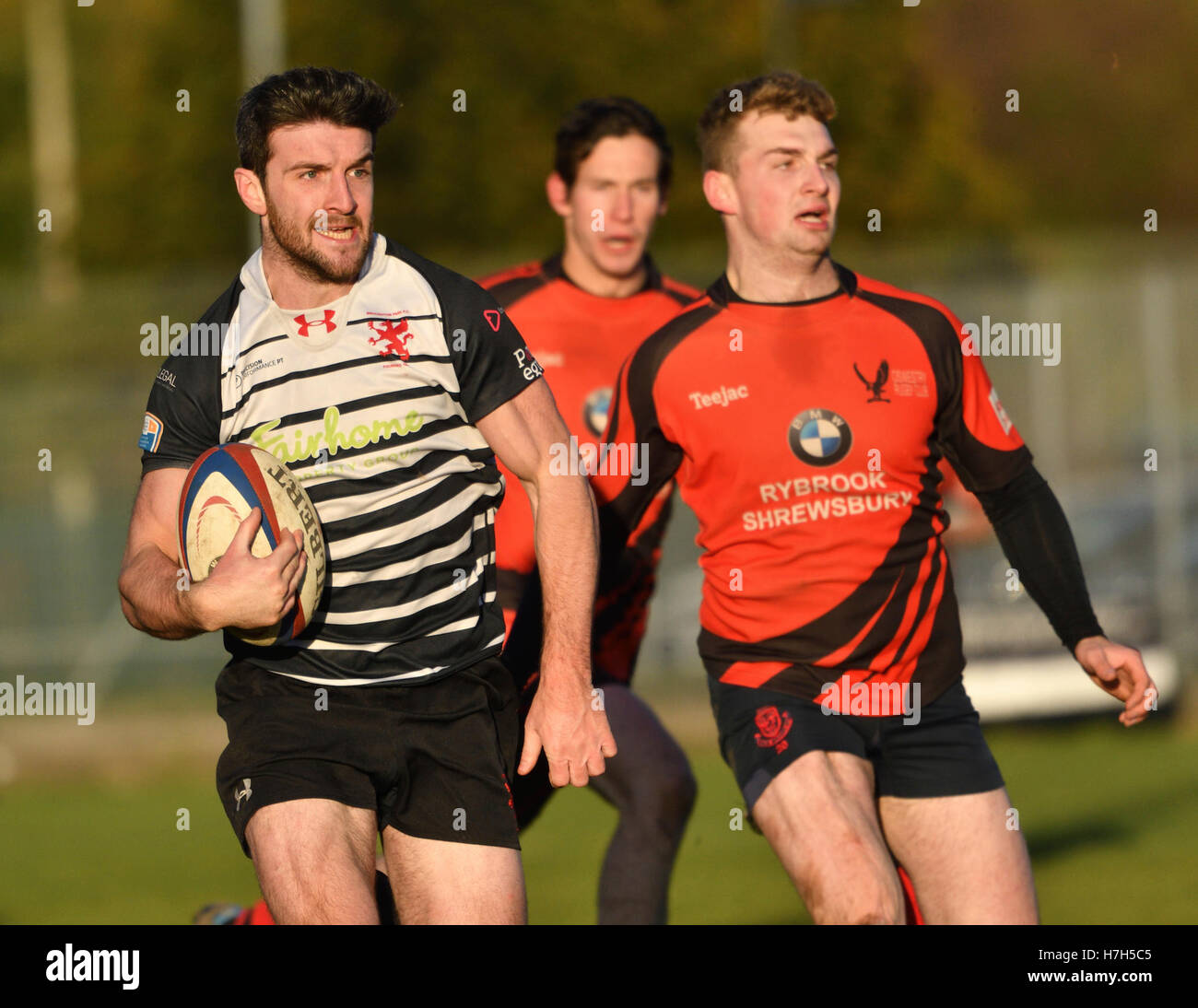 Manchester  UK 5th November 2016  Action from the South Lancashire/Cheshire Division 1 match between Broughton Park, in black, and Oswestrys, in red. Broughton Park win 62-0, after leading 22-0 at half-time to move into second place and keep Oswestry in bottom place. Stock Photo