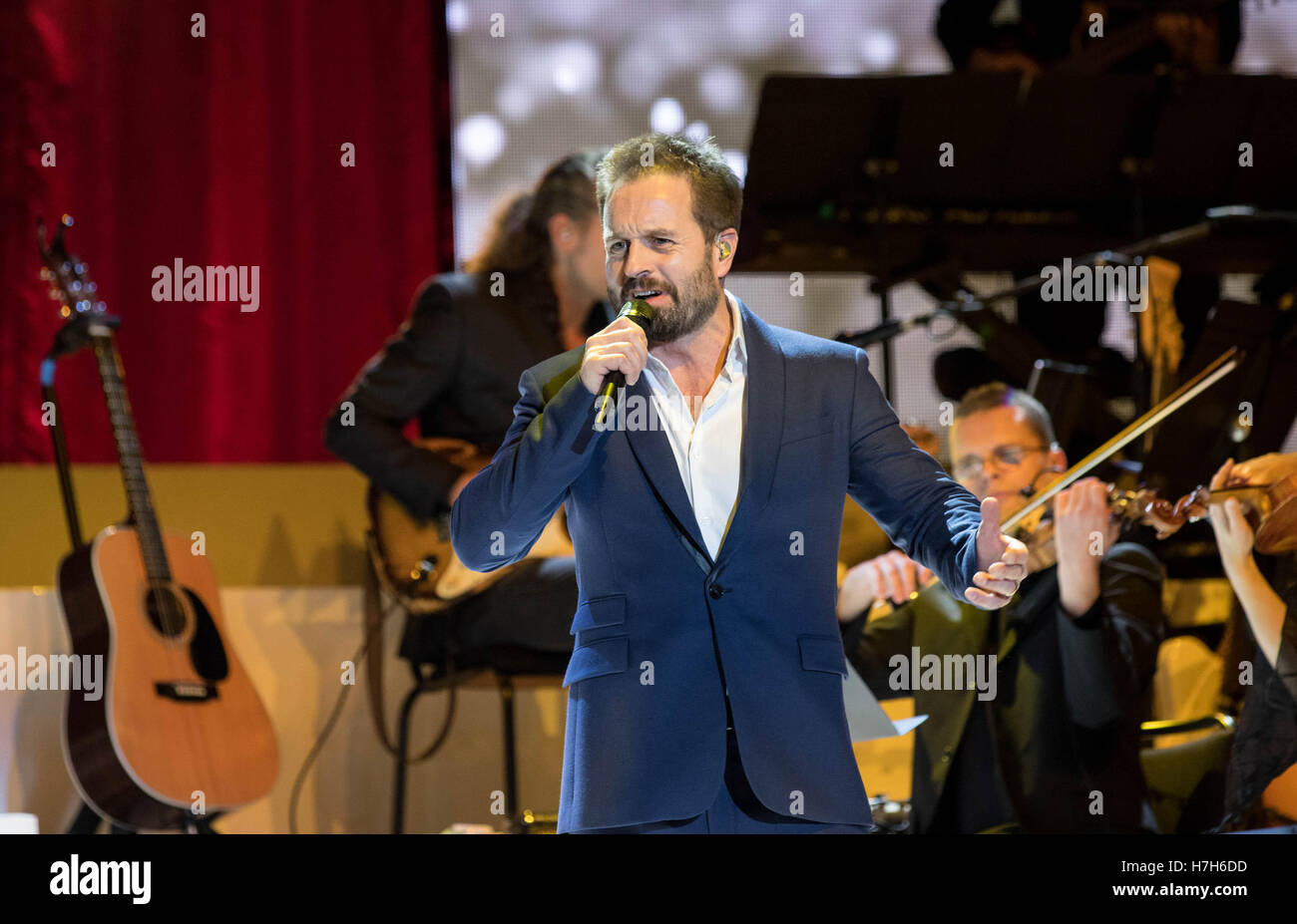 Bournemouth, UK. 05th Nov, 2016. Michael Ball and Alfie Boe live in concert at the Bournemouth International Centre Credit:  Charlie Raven/Alamy Live News Stock Photo