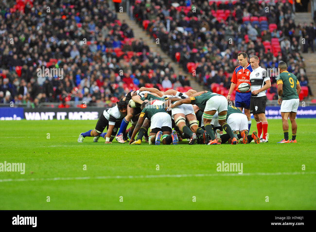 London, UK. 05th Nov, 2016. Barbarian and South African players locked into a scrum during the Barbarians V South Africa Killik Cup match at Wembley Stadium, London, UK. The match was a closely fought draw in the end, 31-31. The match was the invitational side's first appearance at Wembley since the Olympic Centenary match against Australia in 2008 and only the eighth time that they have played the Springboks since 1952. Credit:  Michael Preston/Alamy Live News Stock Photo