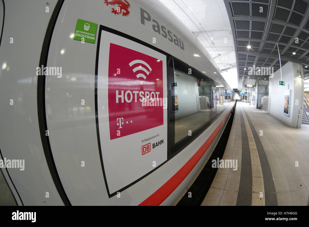 Berlin, Germany. 5th Nov, 2016. A sign indicating a wifi hotspot can be
