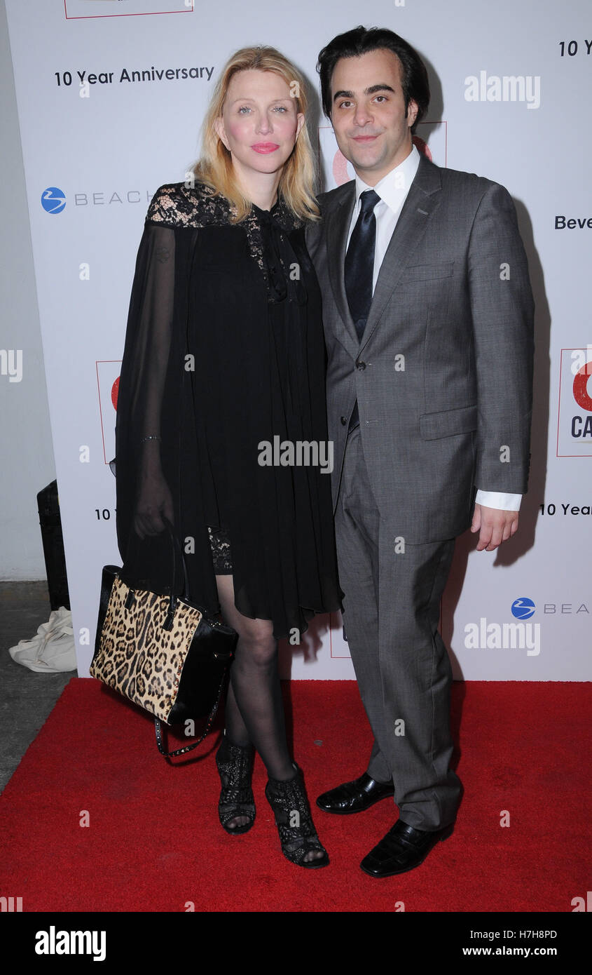 Los Angeles, CA, USA. 5th Nov, 2016. Courtney Love, Nick Jarecki. GO