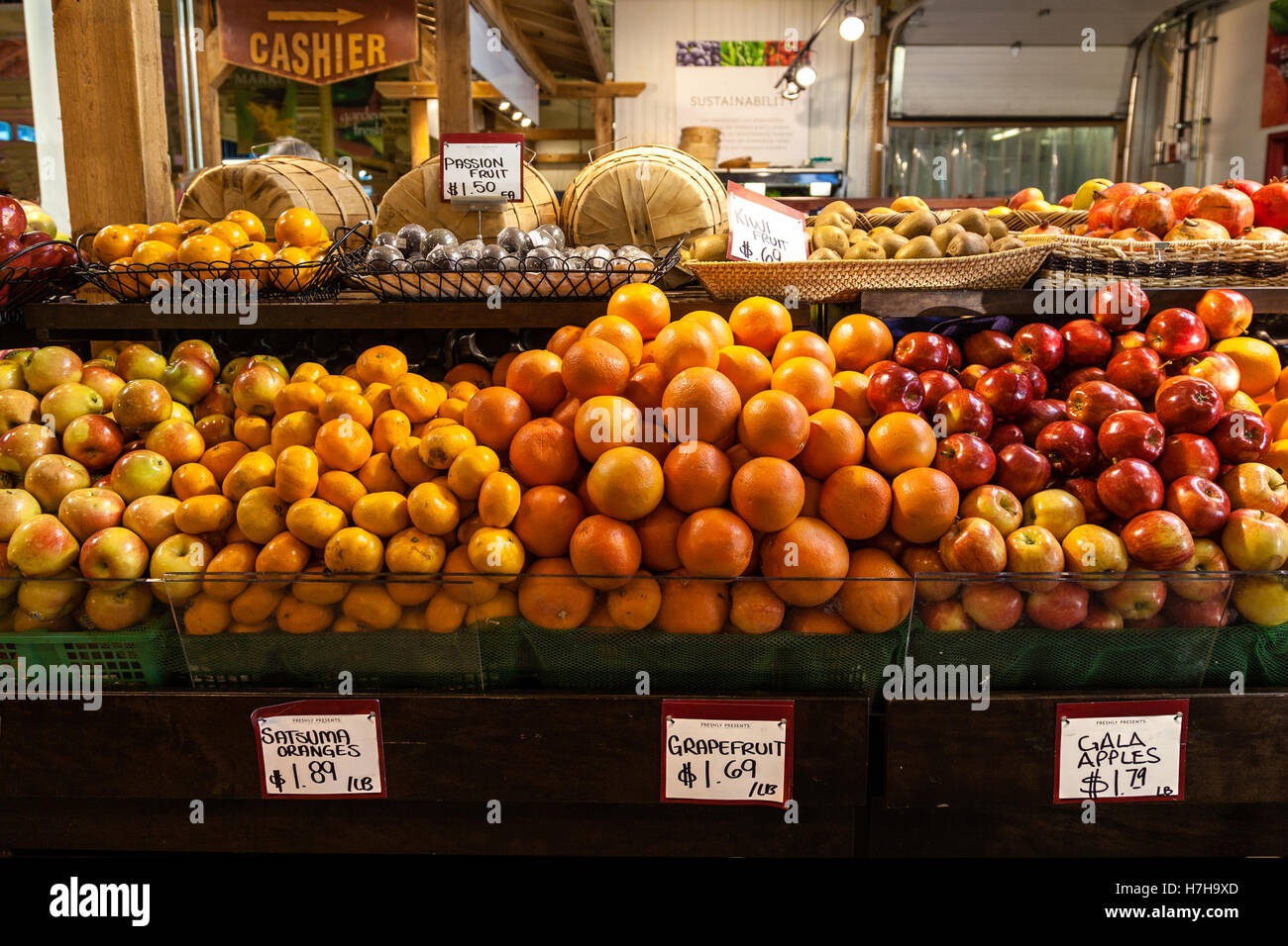 Market fresh fruit hires stock photography and images Alamy