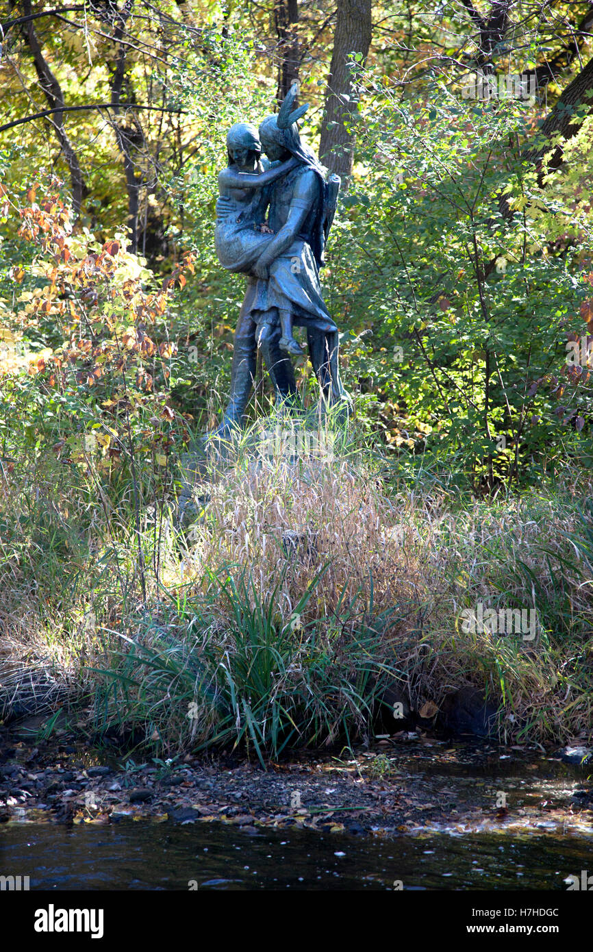 Hiawatha minnehaha statue hires stock photography and images Alamy