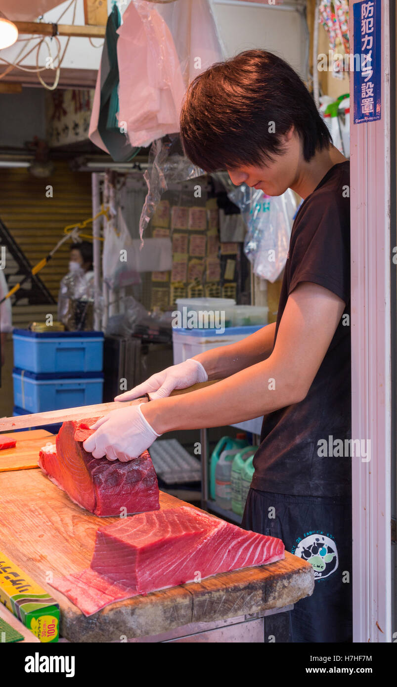 Japan Tokyo A Seller Of Knives In The Fish Market Tsukiji 1953 Old
