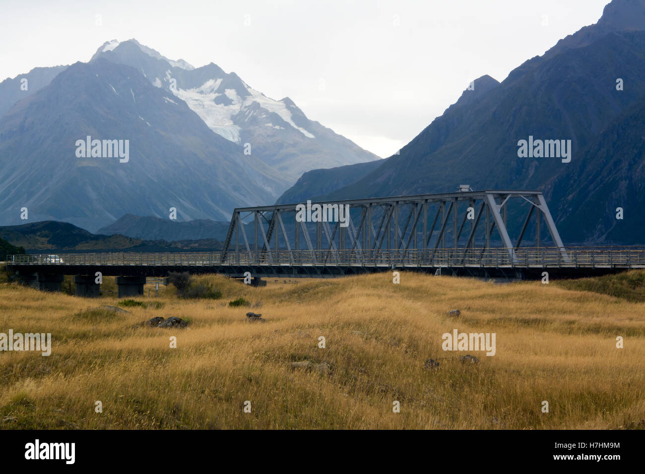 Truss bridge over Hooker River on Tasman Valley Road leading to Tasman