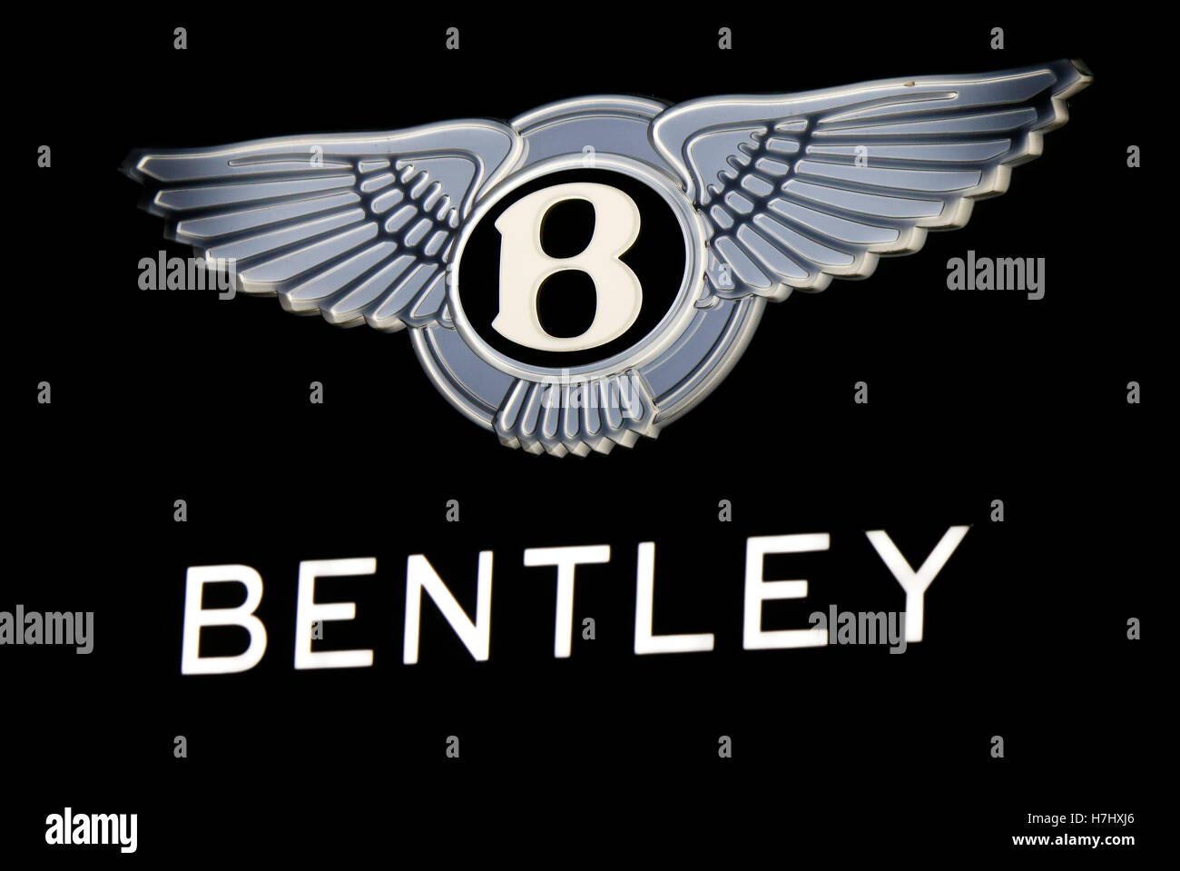 Bentley emblem hi-res stock photography and images - Alamy