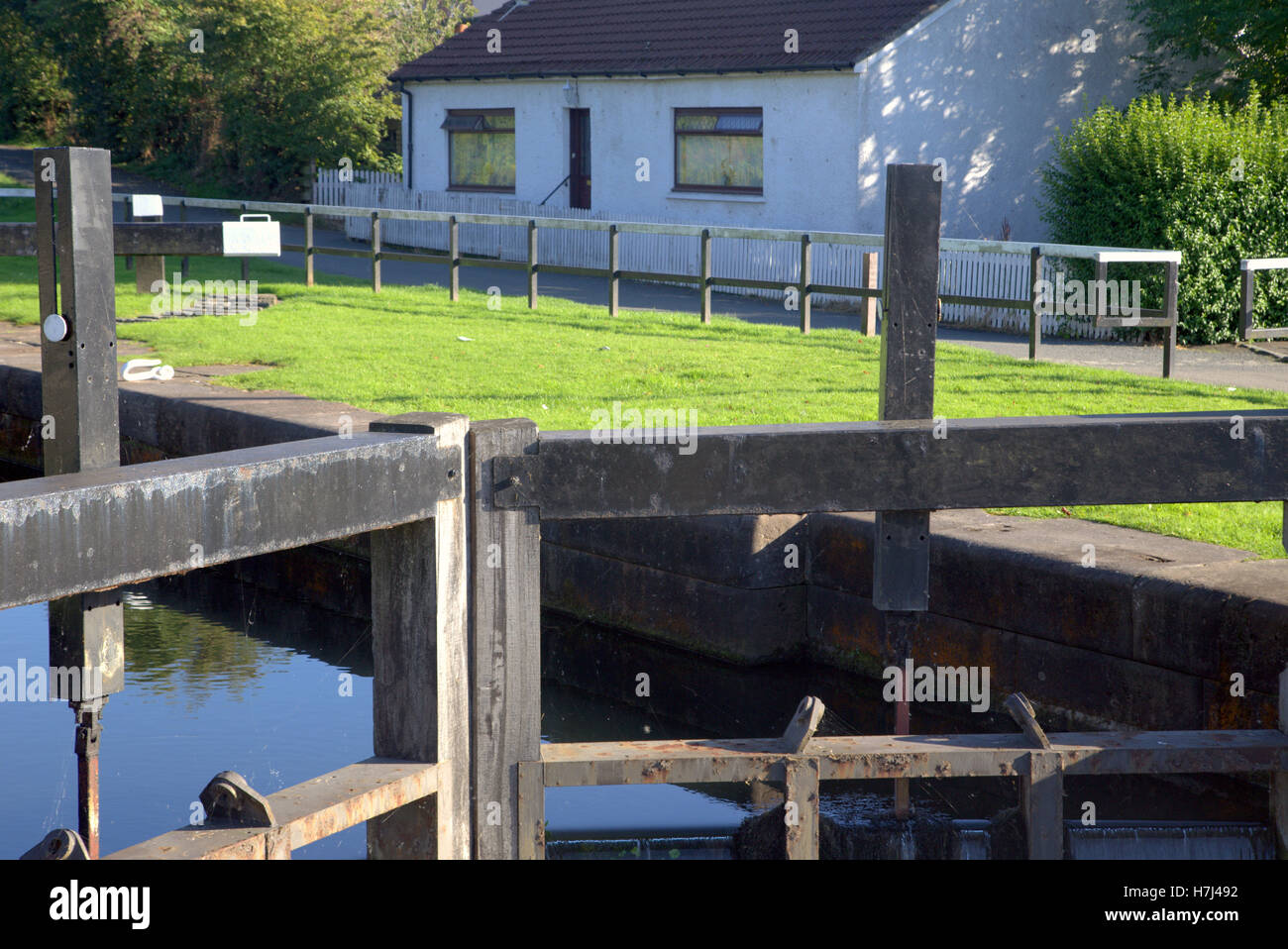 lock bridge Forth and Clyde canal locksmans house Stock Photo Alamy