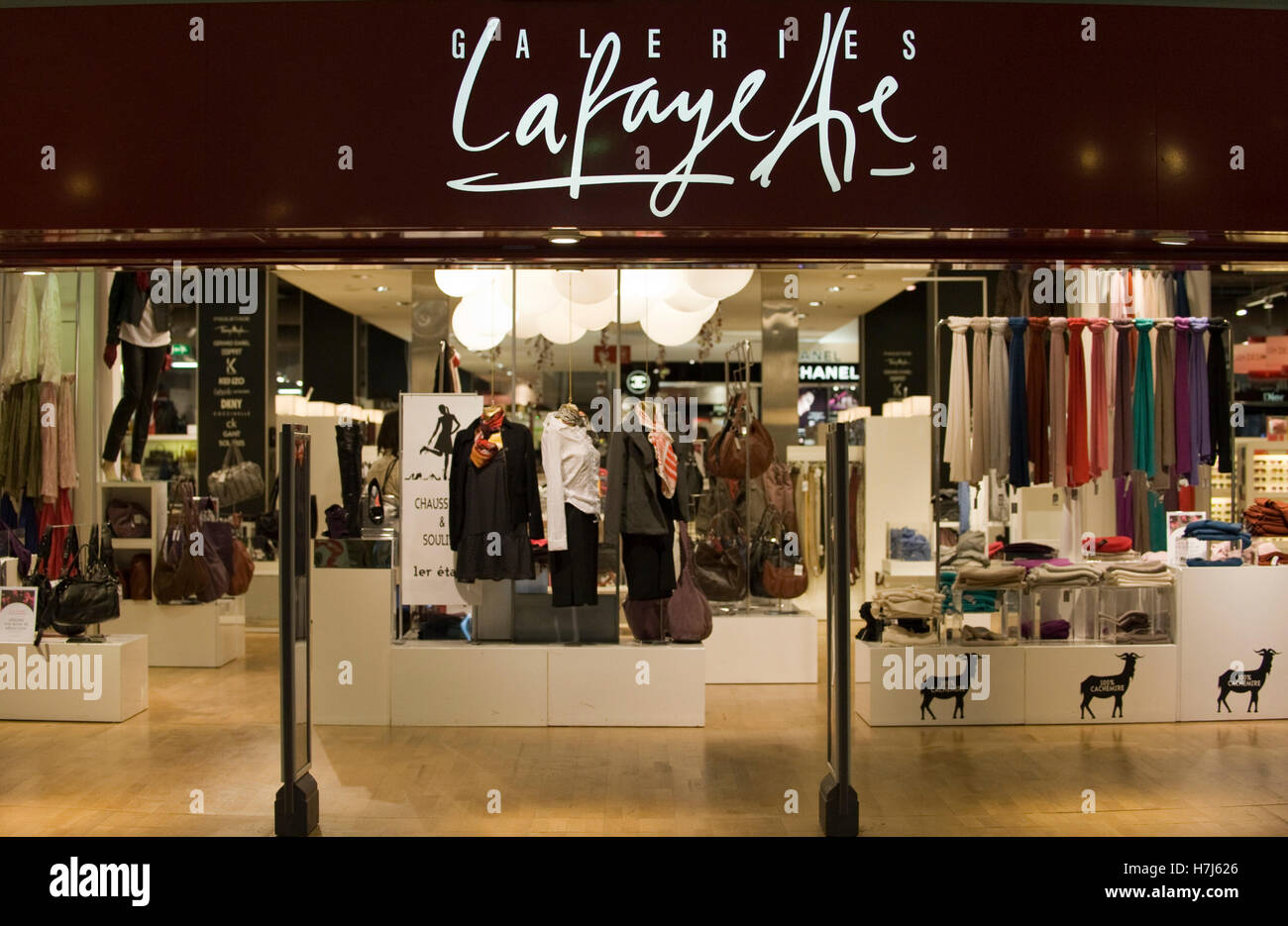 Galeries lafayette logo hi-res stock photography and images - Alamy