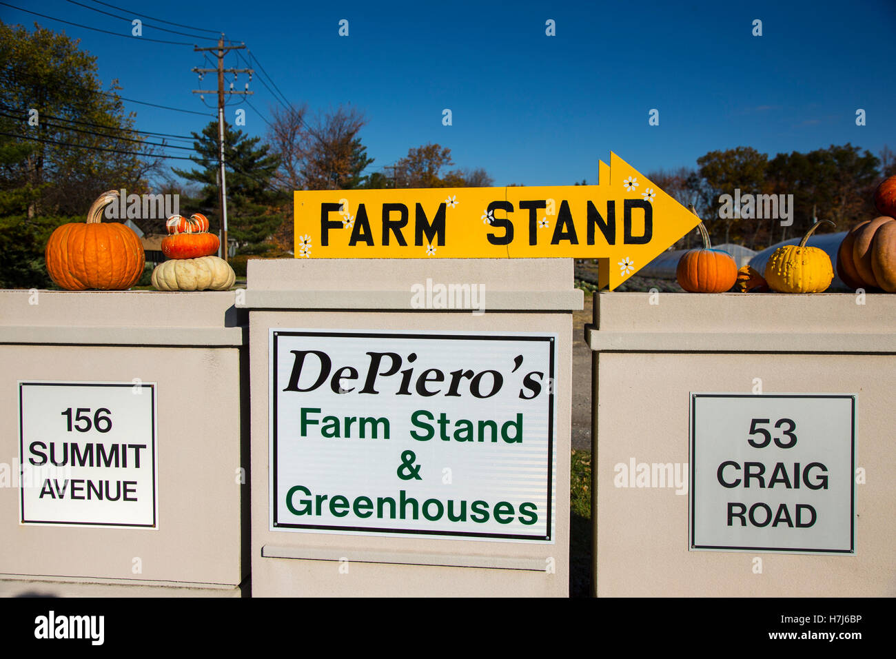 A farm stand sign in Montvale, New Jersey Stock Photo