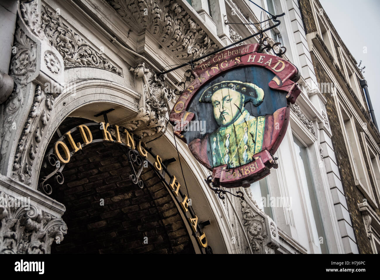 Entrance to the Old King's Head public house on Borough High Street