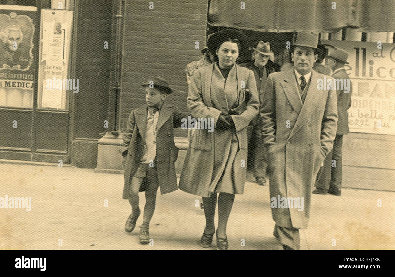1950s family father mother son hi-res stock photography and images - Alamy