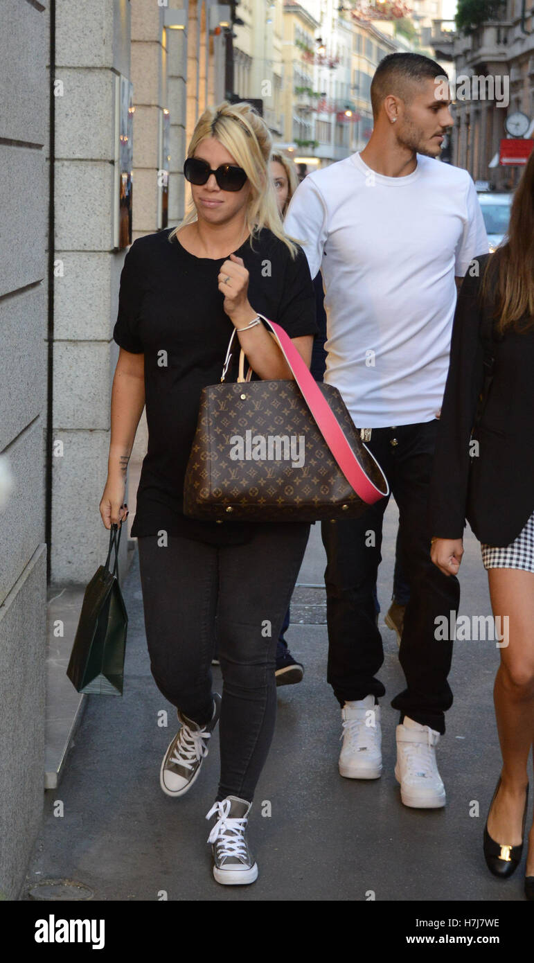Mauro Icardi with his wife Wanda Nara, shopping in Rolex shop Featuring