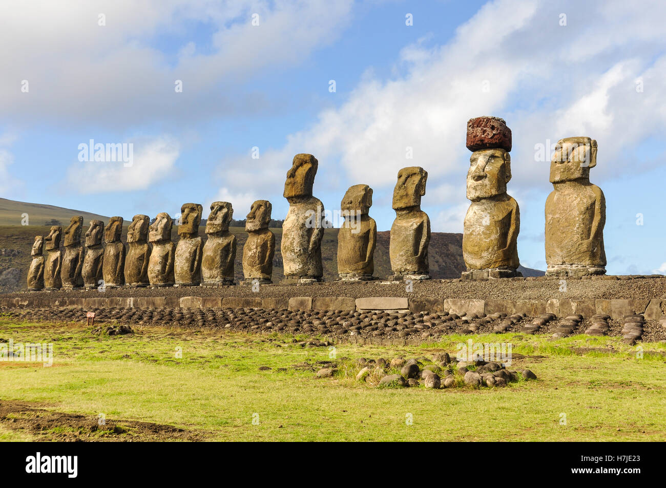 Moai statue easter island chile Stock Vector Images - Page 2 - Alamy