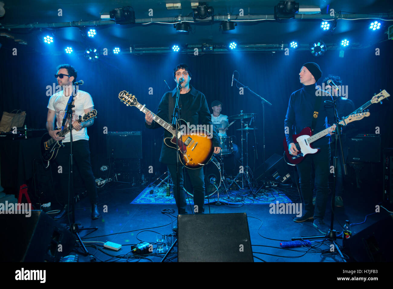 London, UK. 05th Nov, 2016. Indie rock band Alias Kid perform at Water Rats for This Feeling. The Mancunian band is comprised of Maz Behdjet (Vocals, Guitar), Sean O'Donnell (Guitar, Vocals), Nick Repton (Bass guitar), James Sweeney (Lead Guitar, Backing Vocals) and Colin Ward (Drums). Credit:  Alberto Pezzali/Pacific Press/Alamy Live News Stock Photo
