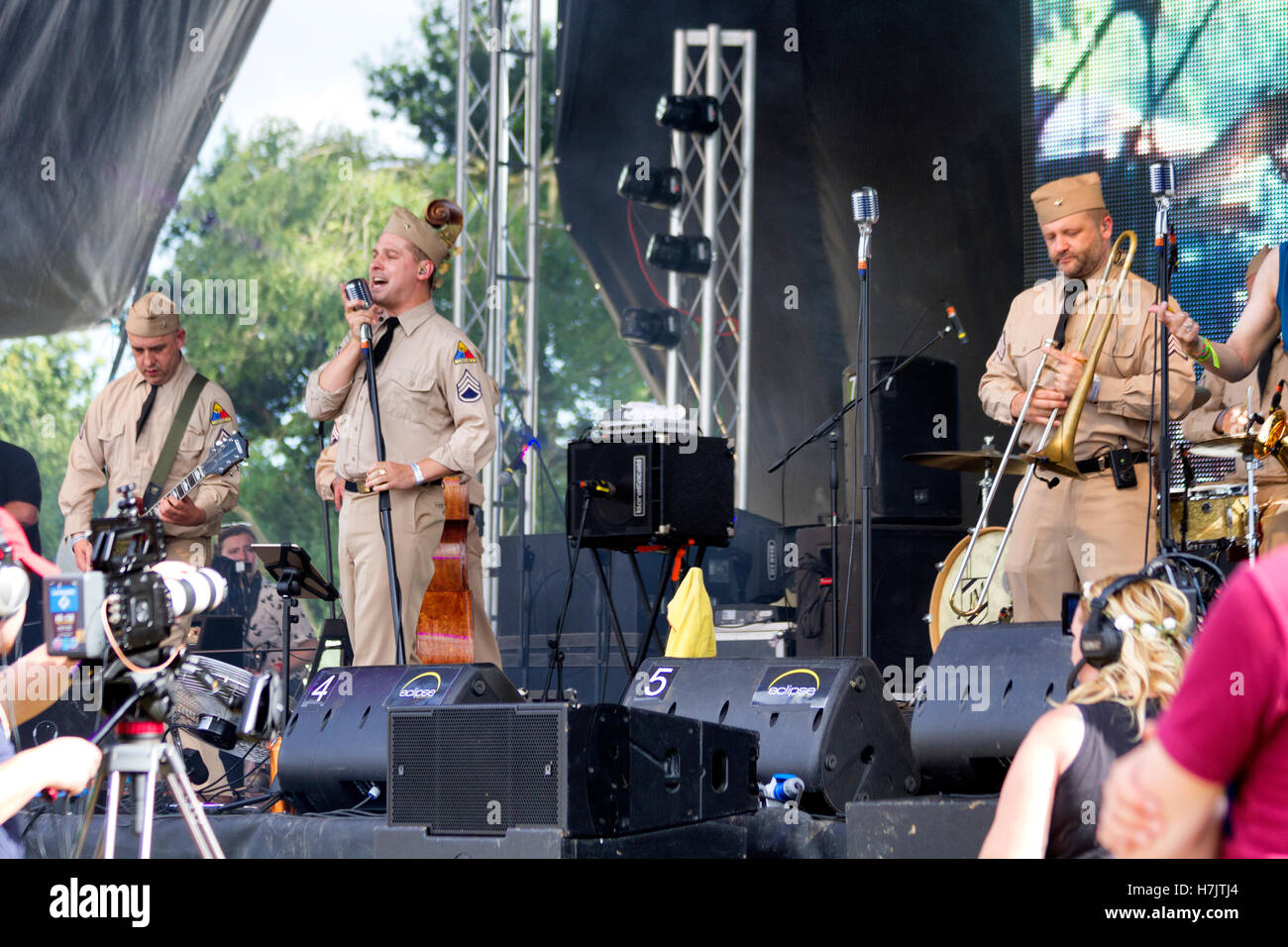 Company b band hires stock photography and images Alamy