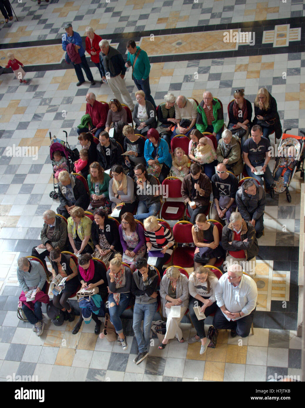 Audience for organ recital kelvingrove art galleries and museum Stock Photo