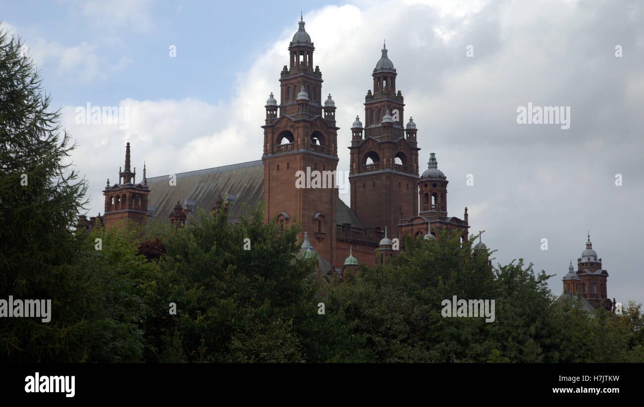 Glasgow Kelvingrove  park  art galleries and museum in the Park from the river kelvin Stock Photo