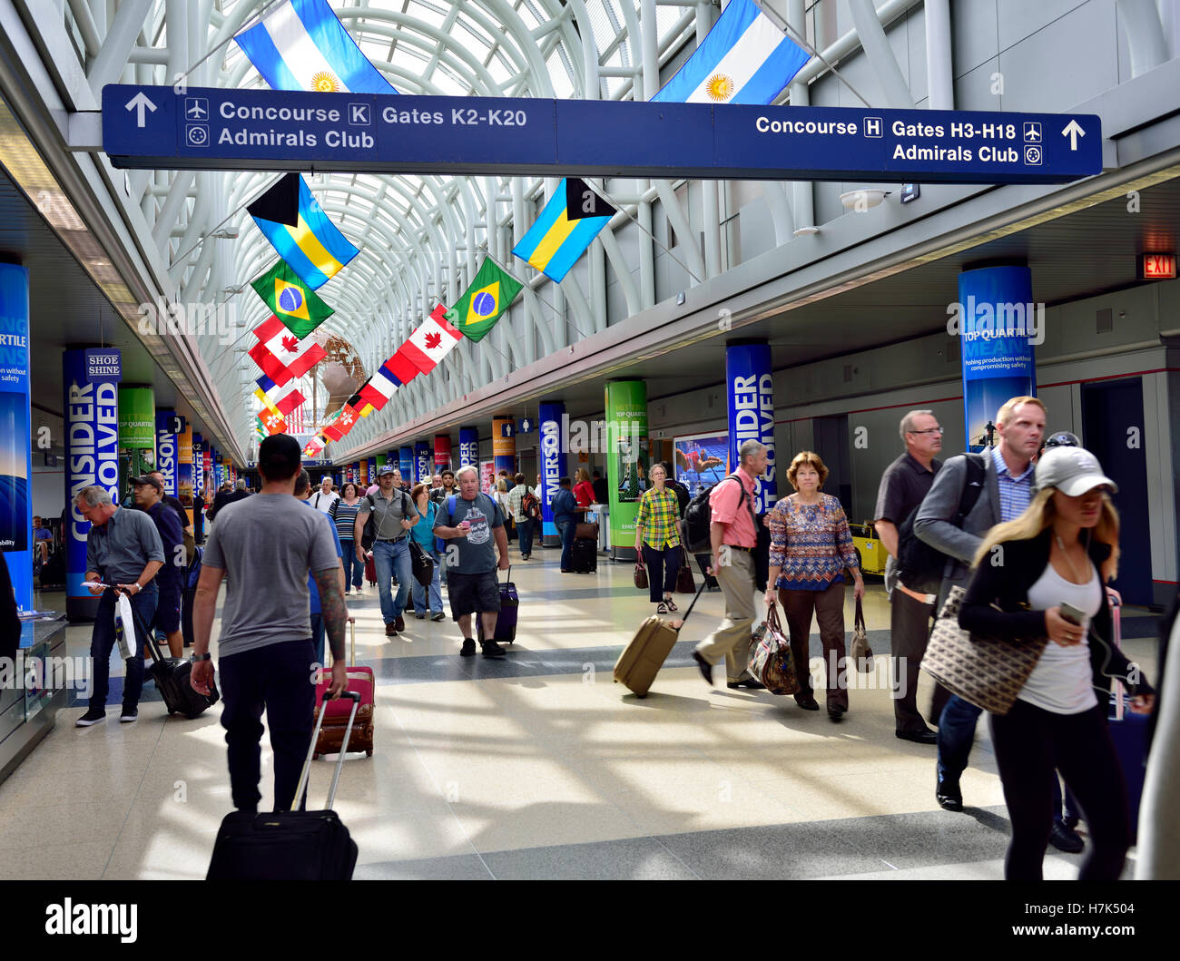 Concourse in Chicago O'Hare International Airport, USA Stock Photo Alamy