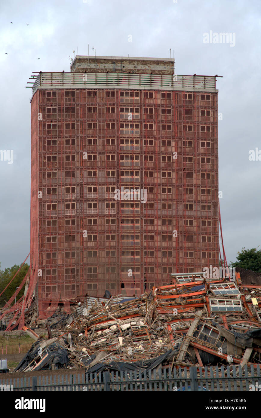 Red Road Flats Glasgow demolition of the highest flats in Europe Stock  Photo - Alamy