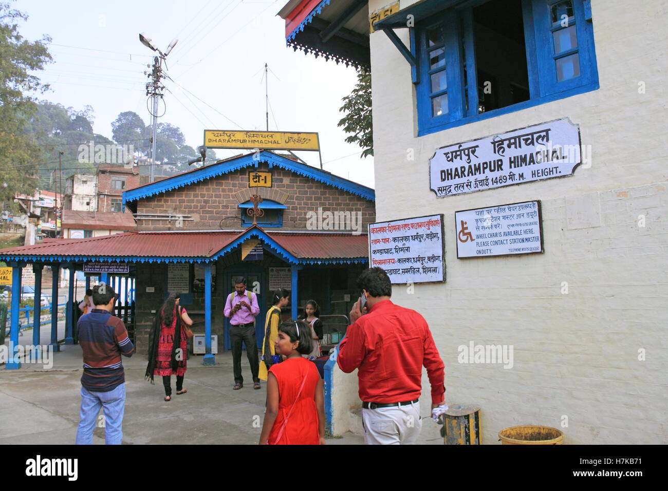 Dharampur Himachal station, Kalka-Shimla Railway, Himachal Pradesh, India, Indian subcontinent, South Asia Stock Photo