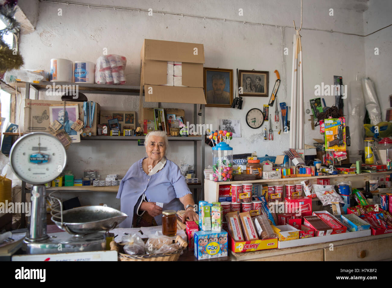 Griechenland, Kreta, Aimonas, small shop Stock Photo