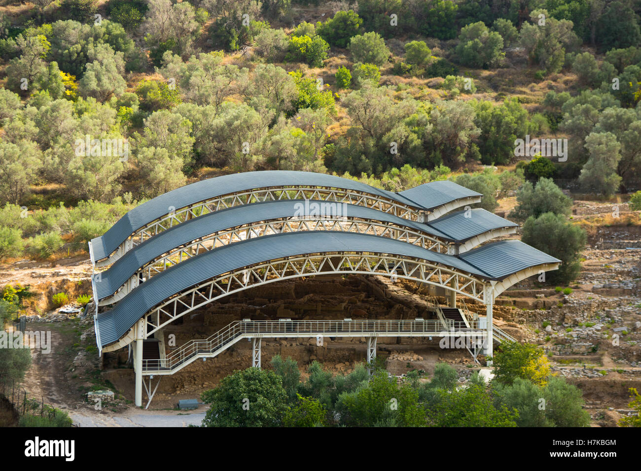 Griechenland, Kreta, Archea Eleftherna (Eleutherna), war eine antike griechische Stadt. Überdachte Ausgrabung im Tal. Stock Photo