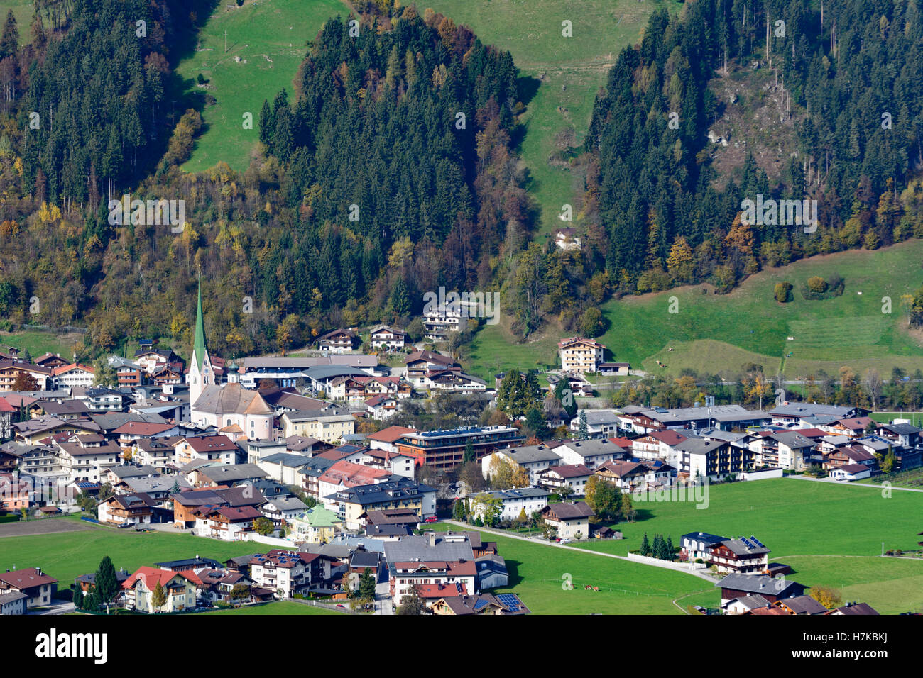 Zell am Ziller: Zillertal valley, town Zell am Ziller, church, Zell-Gerlos, Tirol, Tyrol, Austria Stock Photo