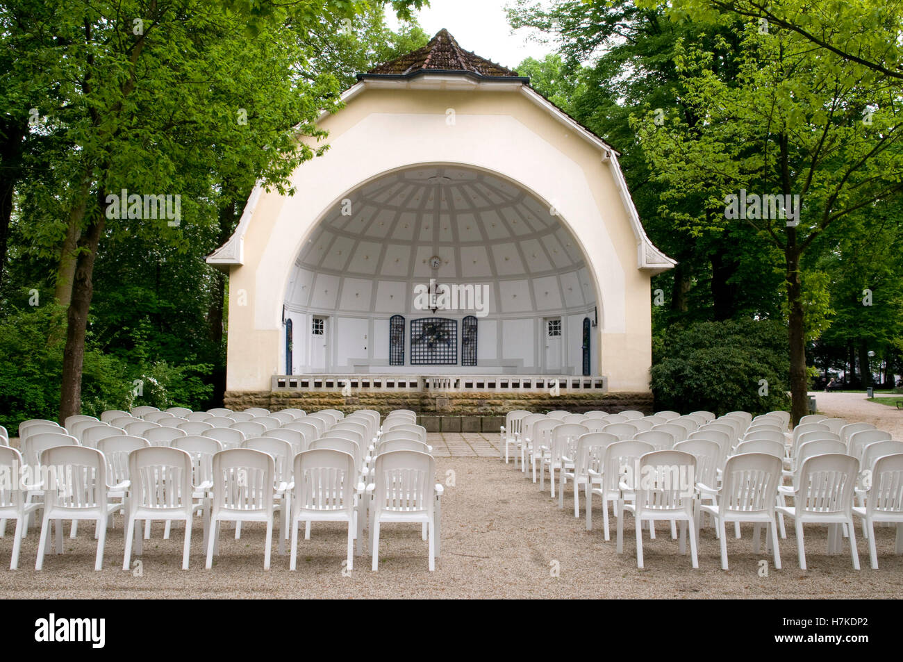 Bandshell seating hi-res stock photography and images - Alamy