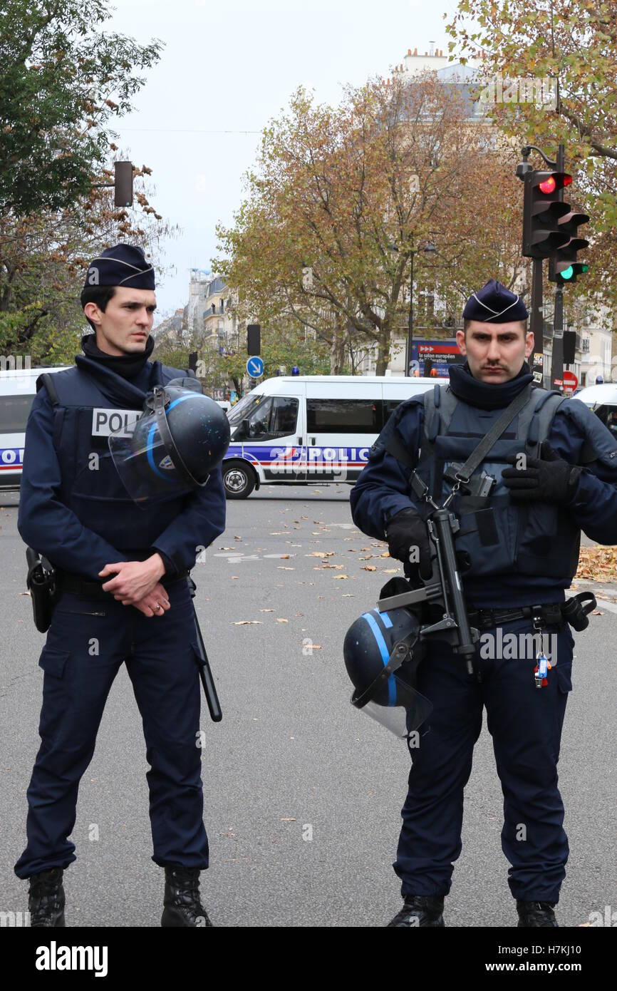 French police seal off the scene to the Bataclan theater Stock Photo