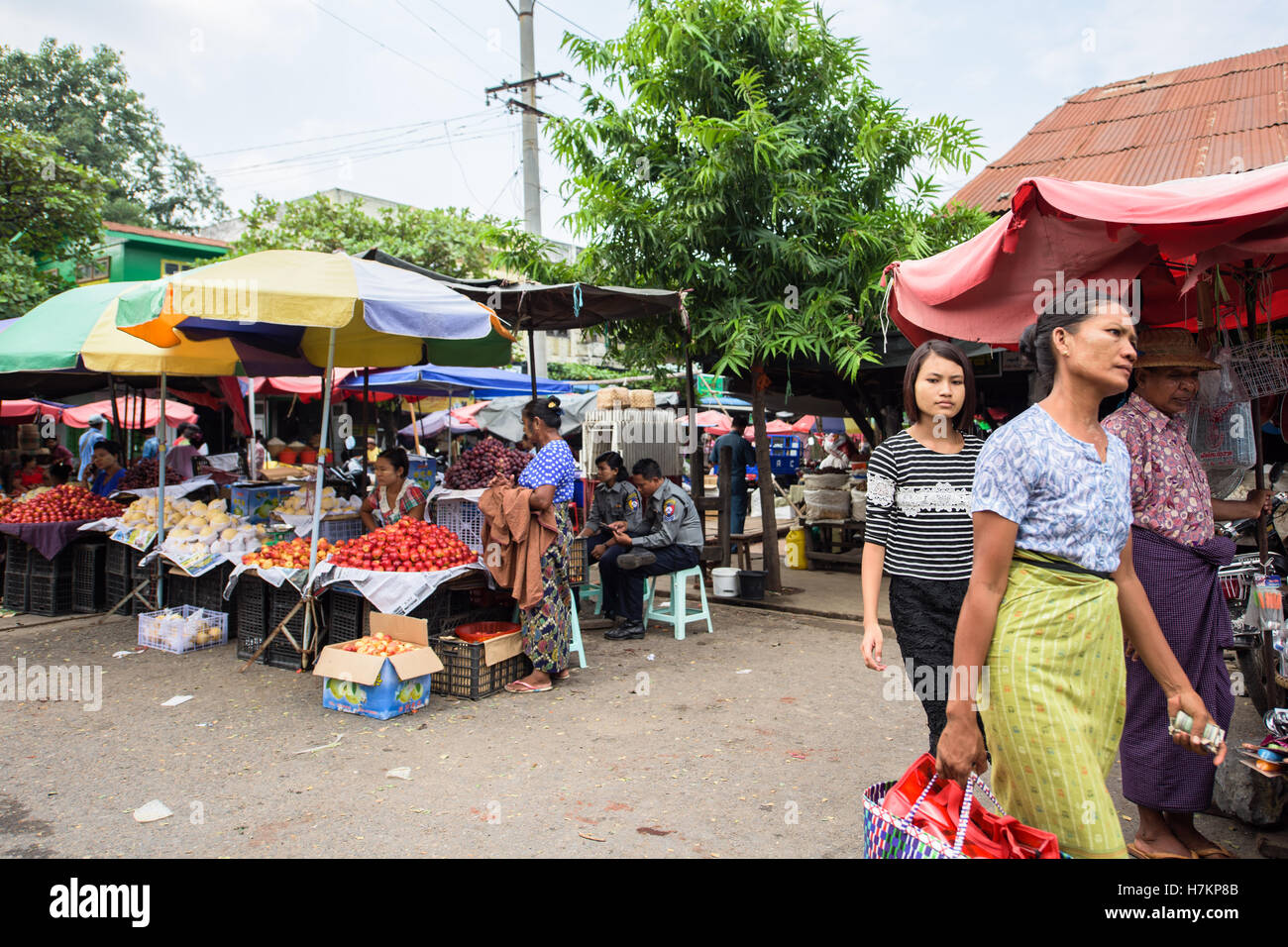Asian street market with vegetables, fruit and fish Stock Photo Alamy