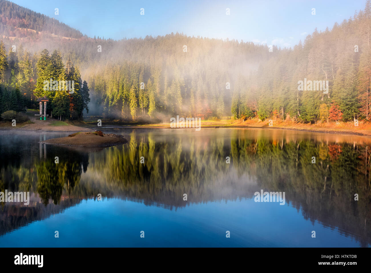 Crystal clear lake hi-res stock photography and images - Alamy