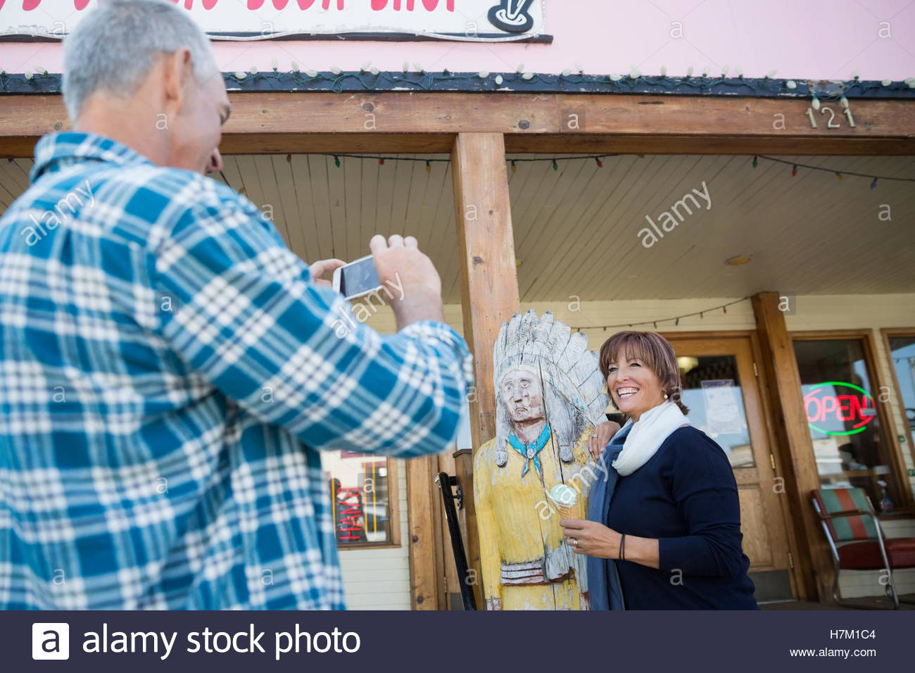 Storefront indian hi-res stock photography and images - Alamy