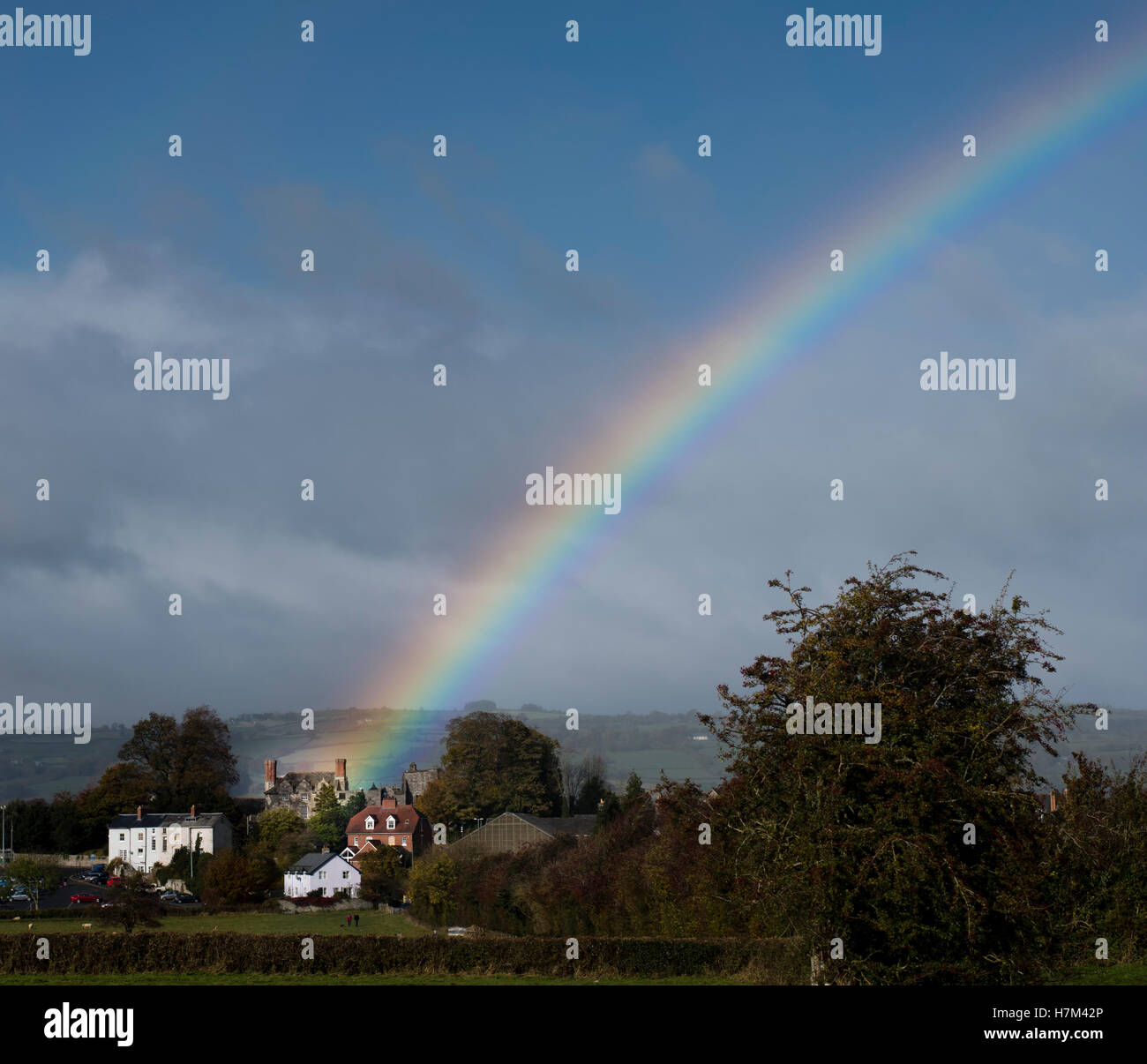 Hay-on-Wye, UK. 6th Nov, 2016. Pot of Gold for Hay-on-Wye? A rainbow ends on Hay-on-Wye castle. Hay Castle Trust was awarded lottery funding to save and restore the castle, but is seeking public donations to allow work to begin in 2017. Credit:  Steven H Jones/Alamy Live News Stock Photo