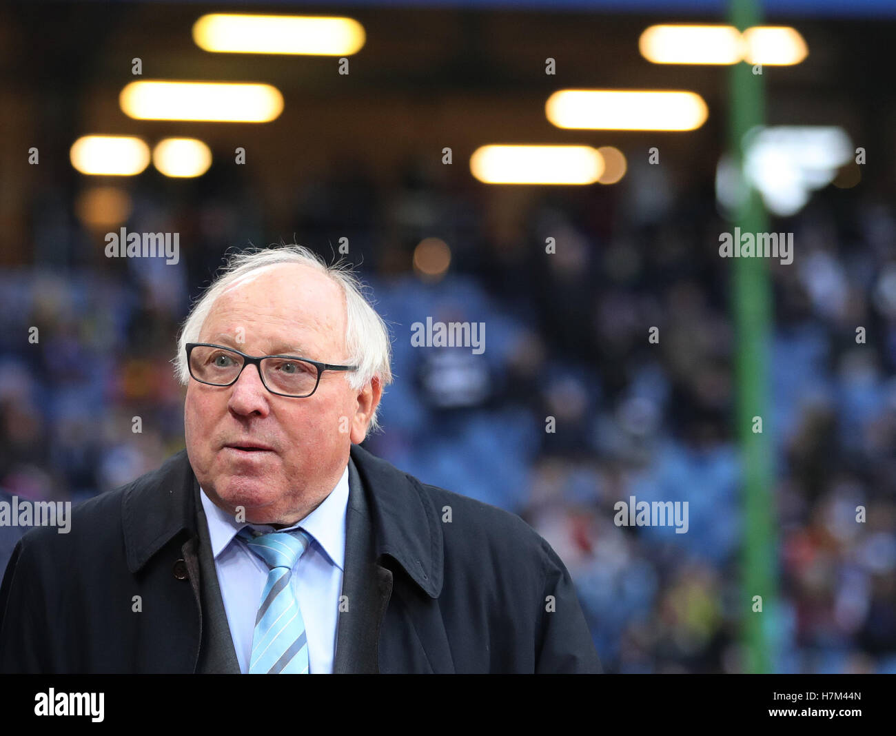 уве зеелер футболист. уве зеелер фото. уве зеелер. памятник уве зеллер гамбург. уве зеелер сборная германии.