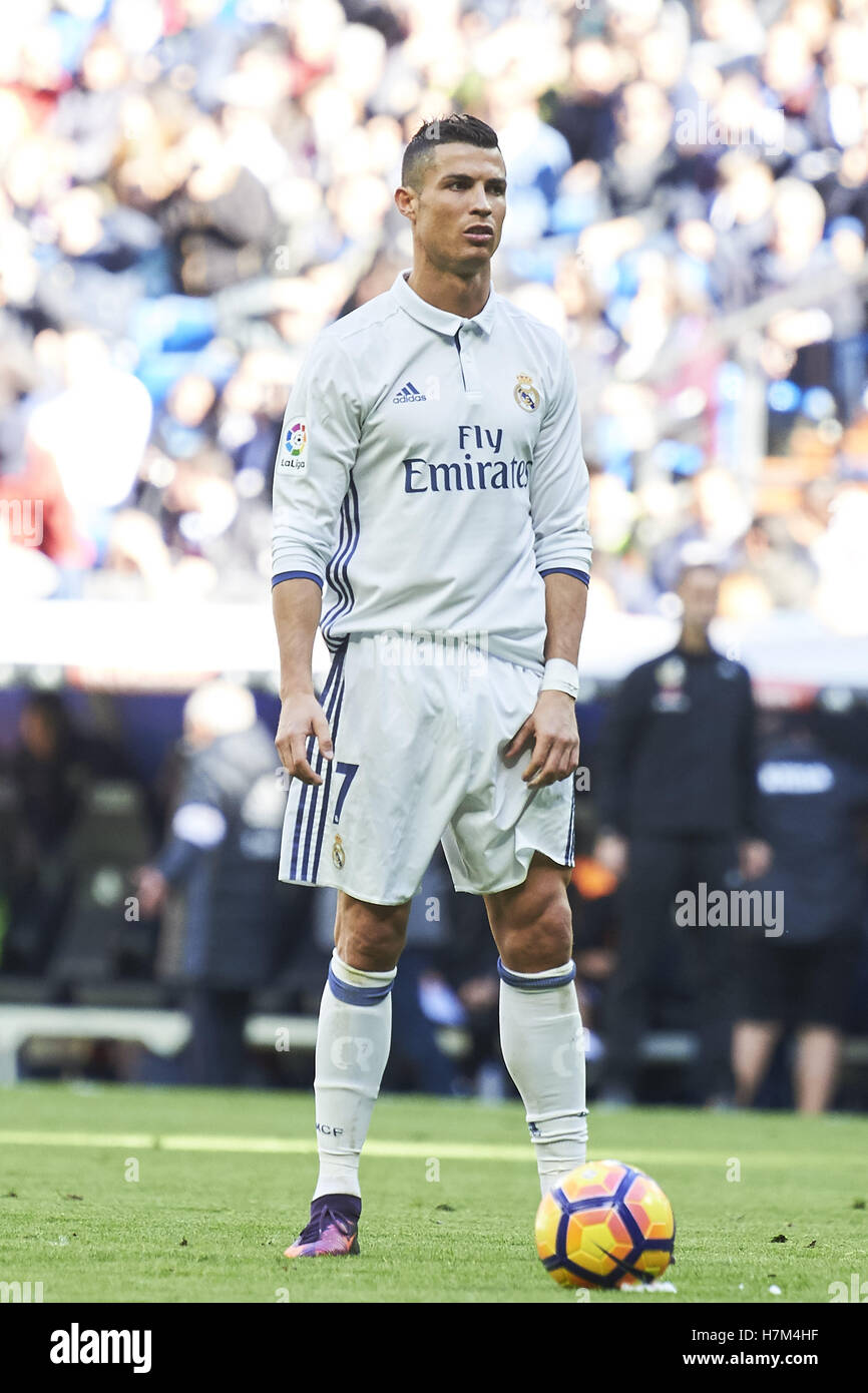 Madrid, Spain. 6th Nov, 2016. Cristiano Ronaldo (forward; Real Madrid) in  action during La Liga match between Real Madrid and Deportivo Leganes at  Santiago Bernabeu on November 6, 2016 in Madrid Credit: