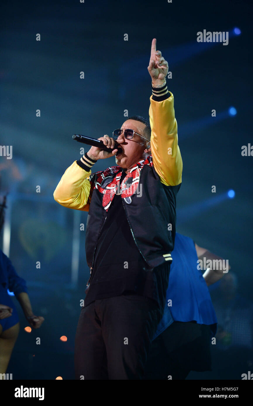 Daddy Yankee 2022 Wallpaper