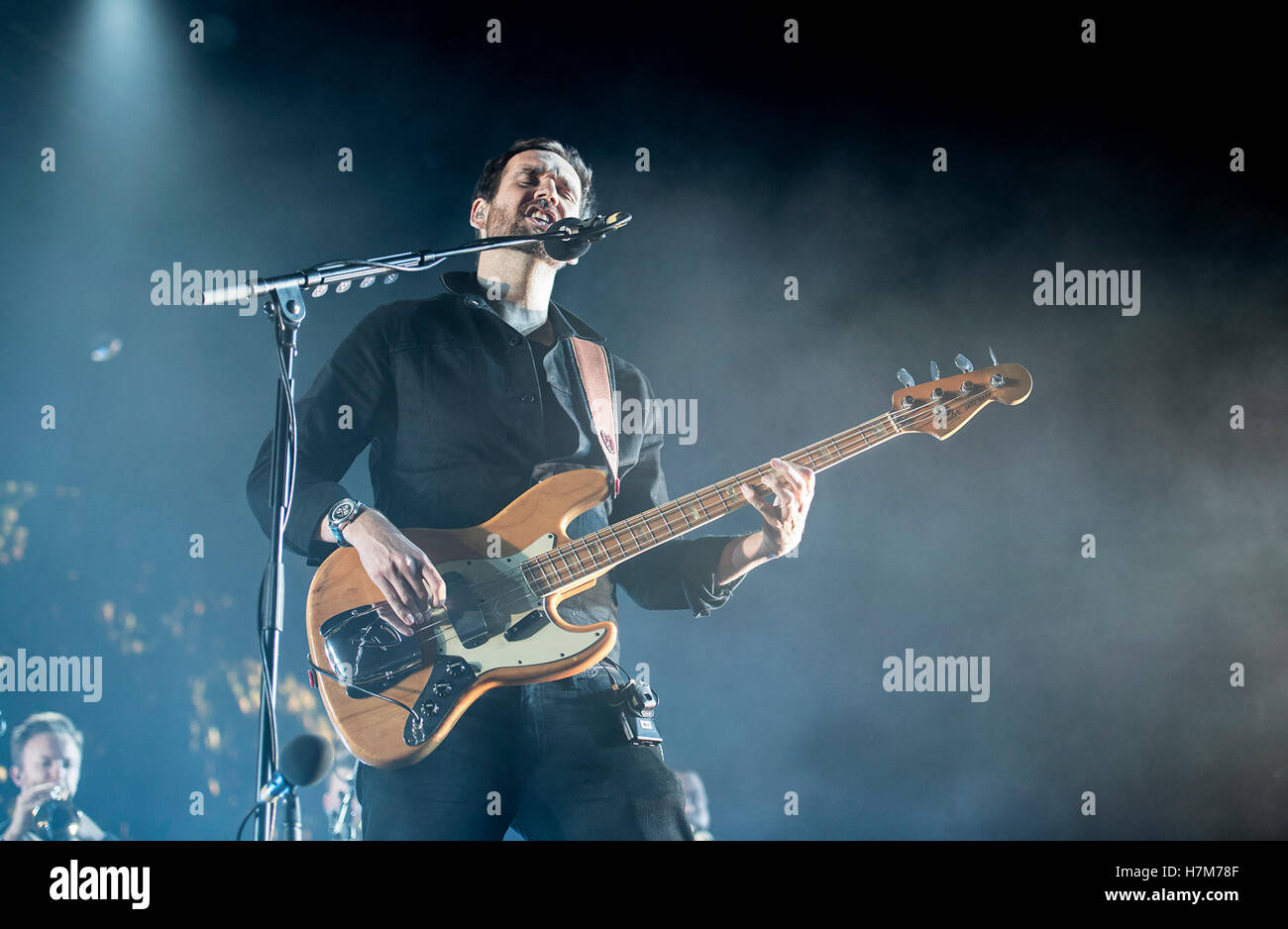 Manchester UK. 6th November 2016. Bastille perform at The Manchester Arena on their headline tour 2016, Manchester 06/11/2016 Credit:  Gary Mather/Alamy Live News Stock Photo