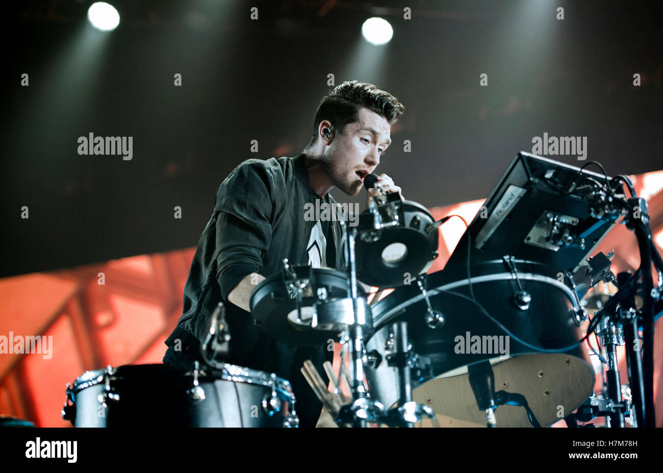 Manchester UK. 6th November 2016. Bastille perform at The Manchester Arena on their headline tour 2016, Manchester 06/11/2016 Credit:  Gary Mather/Alamy Live News Stock Photo