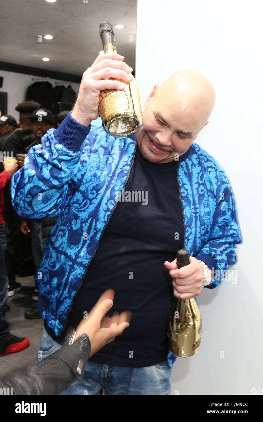 NEW YORK, NY - NOVEMBER 5, 2016 Fat Joe attends the opening of his UPNYC  Sneaker store in New York City. Photo Credit: Walik Goshorn/Mediapunch  Stock Photo - Alamy