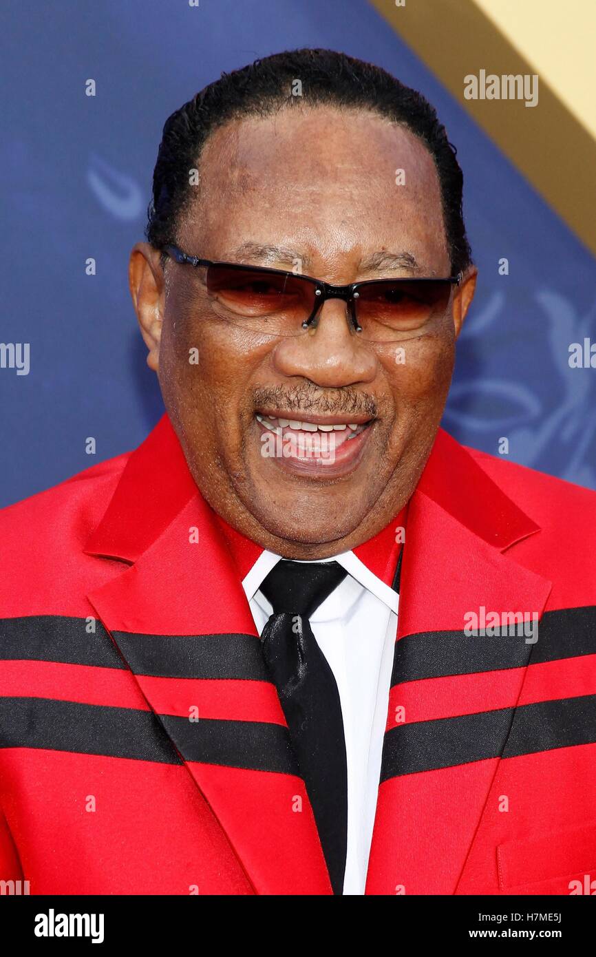 Bobby jones 2016 soul train awards hires stock photography and images Alamy