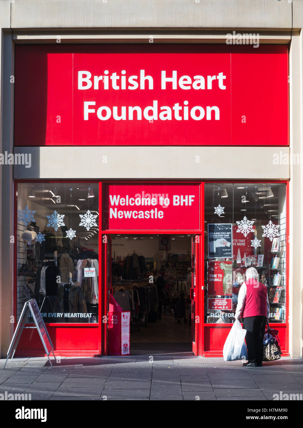 British heart foundation and shop hi-res stock photography and images -  Alamy