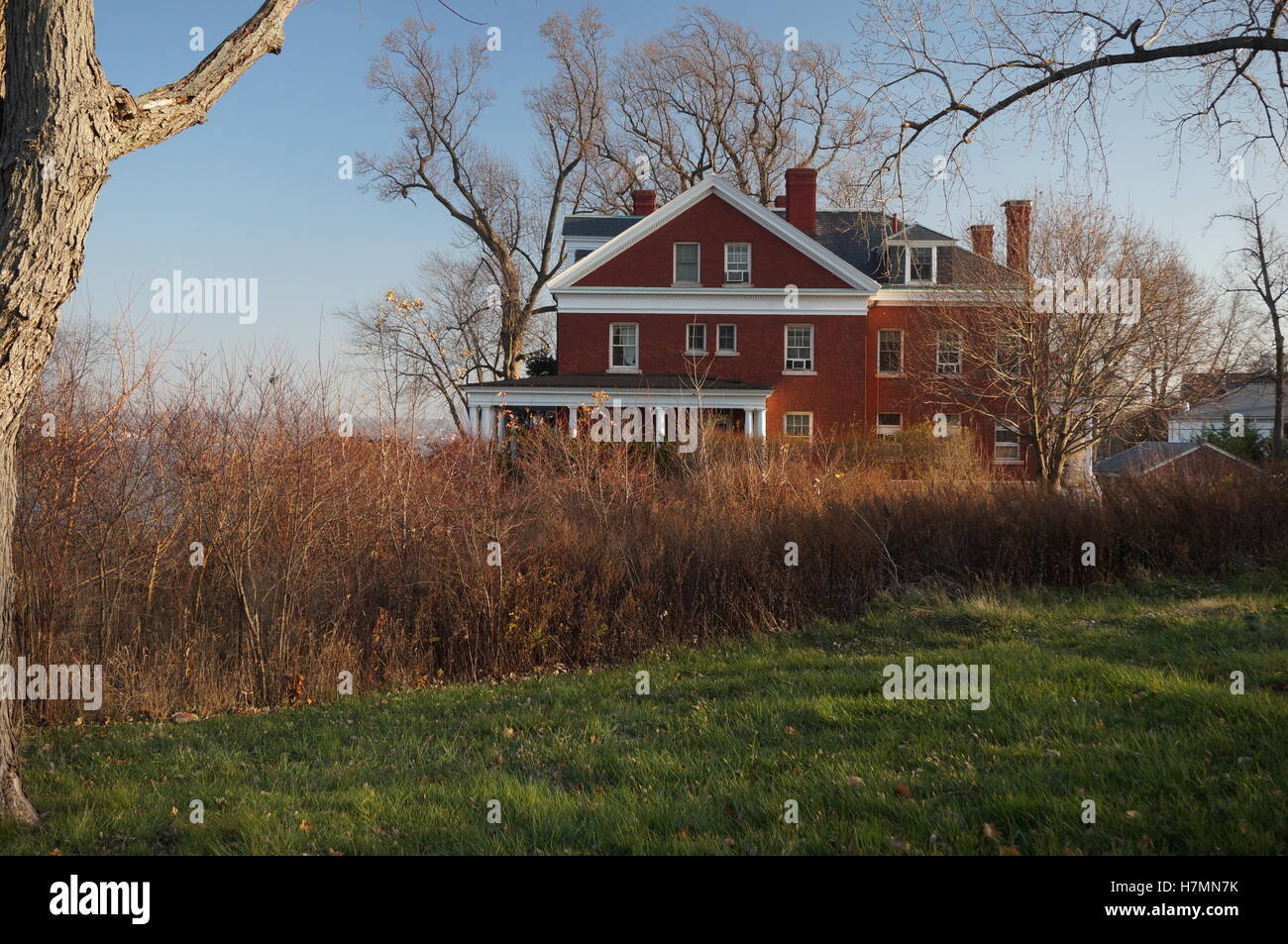 Red house on a hill hi-res stock photography and images - Alamy