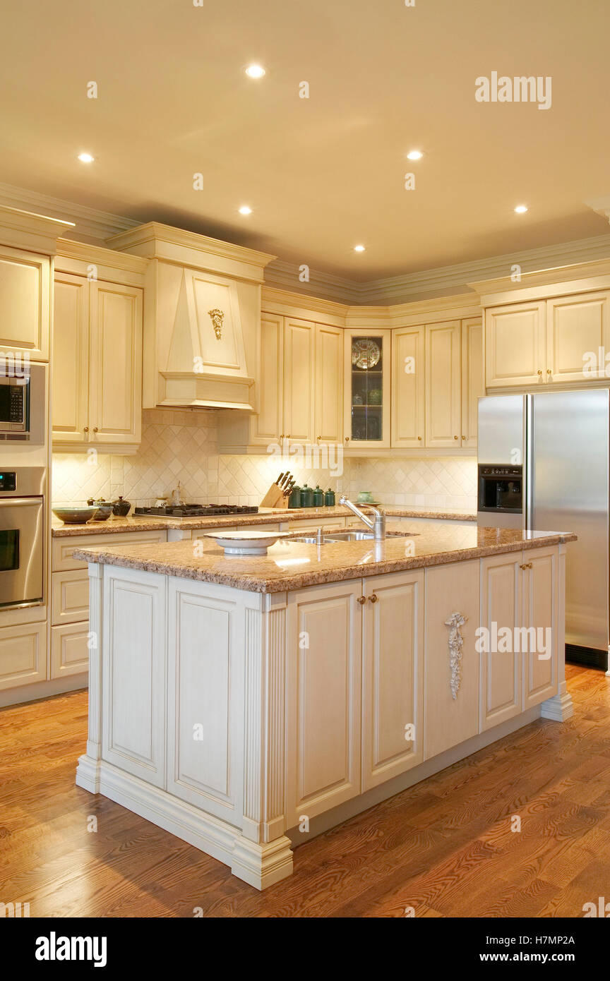 High quality kitchen hi-res stock photography and images - Alamy