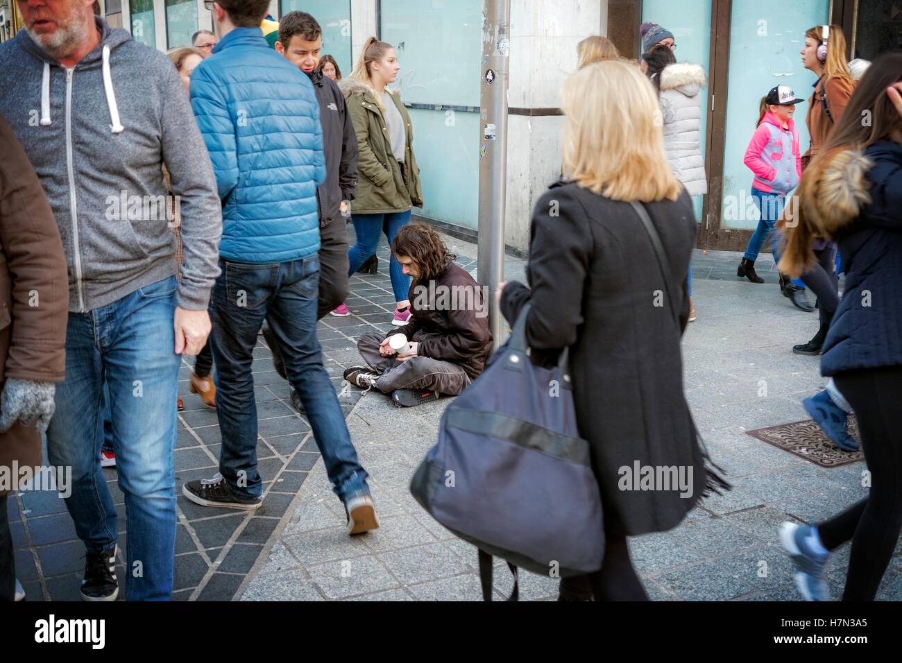 Beggaring homeless homelessness sleeping rough beg beggar begging hungry cold ...