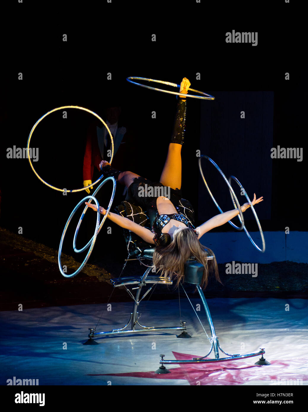 Circus foot juggling hi-res stock photography and images - Alamy