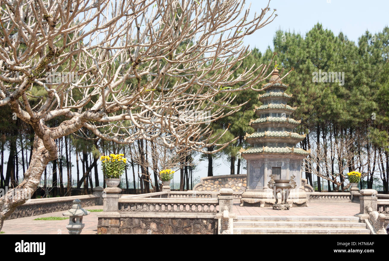 Pagoda in the gardens of the Tien Mu Pagoda Stock Photo