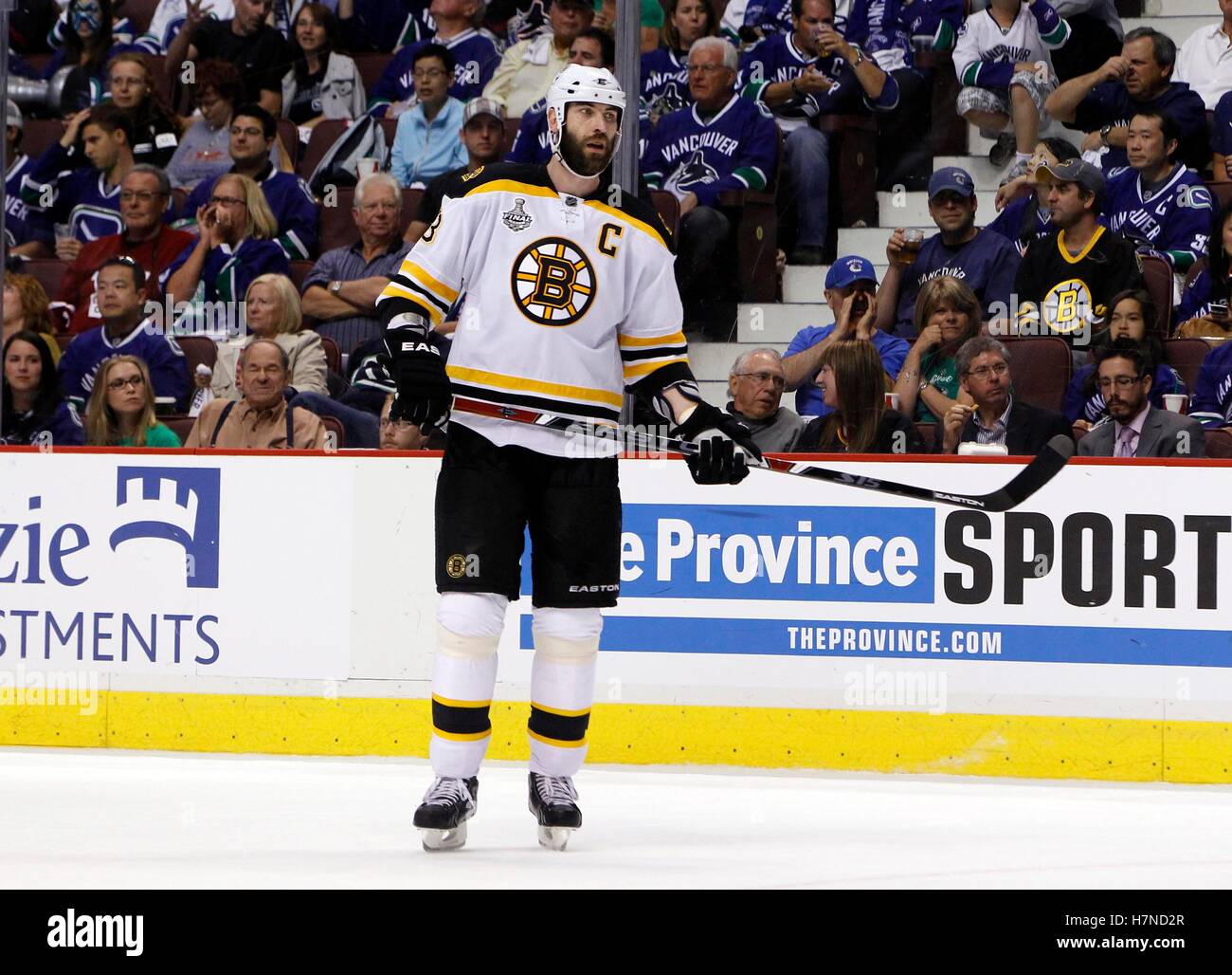 3,376 Zdeno Chara With Cup Stock Photos, High-Res Pictures, and Images -  Getty Images