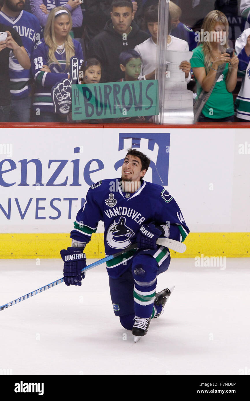 2,443 Vancouver Canucks Alexandre Burrows Stock Photos, High-Res Pictures,  and Images - Getty Images