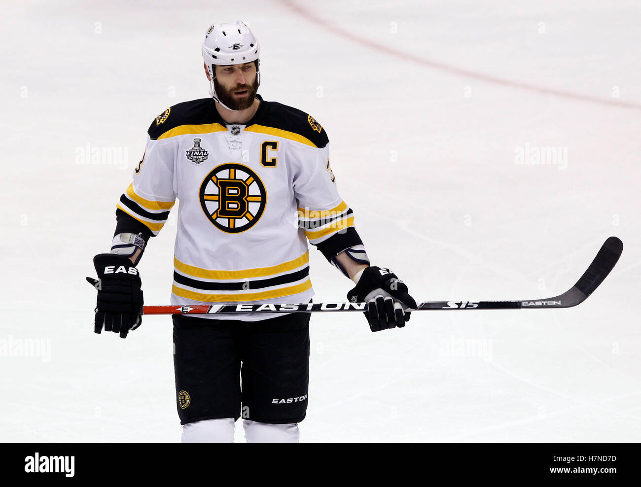 233 Zdeno Chara Fights Stock Photos, High-Res Pictures, and Images - Getty  Images